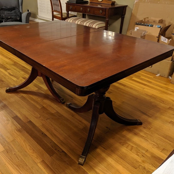 Dining room table - Picture 3 of 4